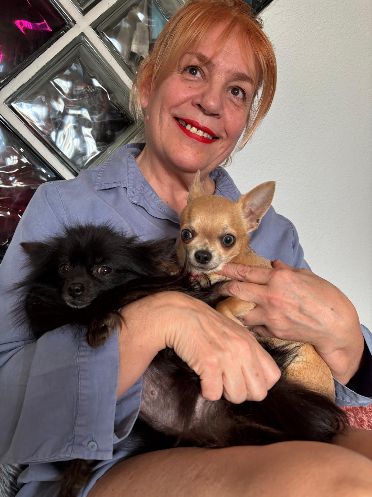 Solo se que es imposible agradecer lo suficiente a una persona, toda la empatia, cariño y corazón, que pone para que puedas completar tu familia con dos preciosas muñecas; pero...Yolanda y familia, quiero que sepáis que nos habéis hecho muy felices y que lo que hacéis y la forma que lo hacéis es mágico Mil besos y todo el cariño de parte de nuestra y de SALMA Y GRETA!.💓💓💓💓